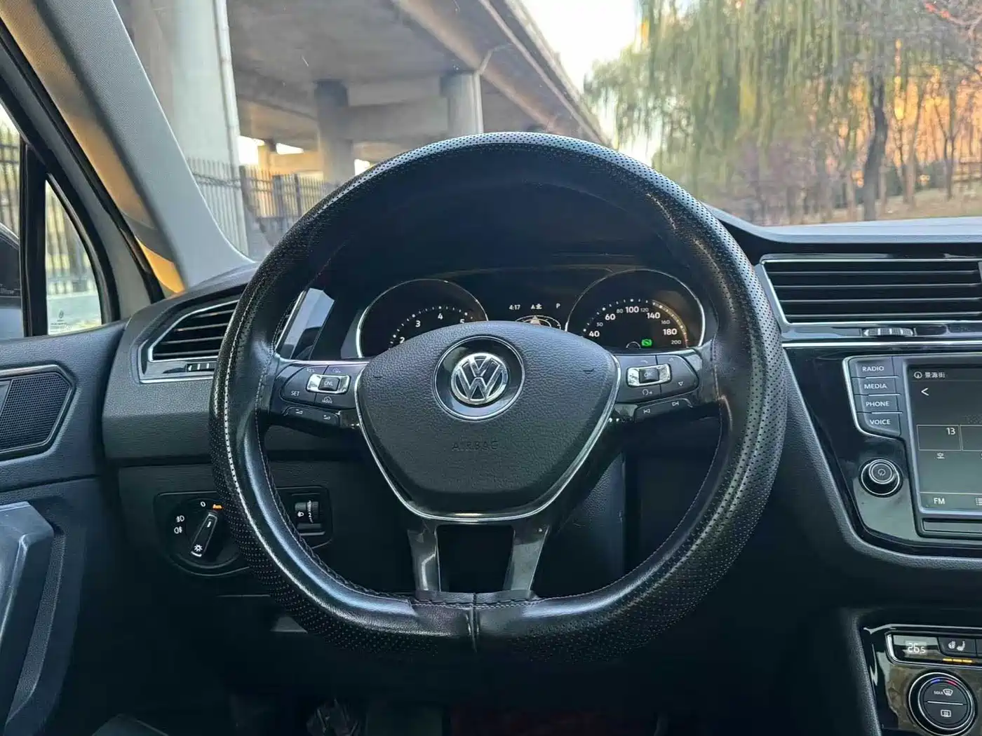 Volkswagen Tiguan L 2018 330TSI Automatic 2WD Luxury Edition фото 12
