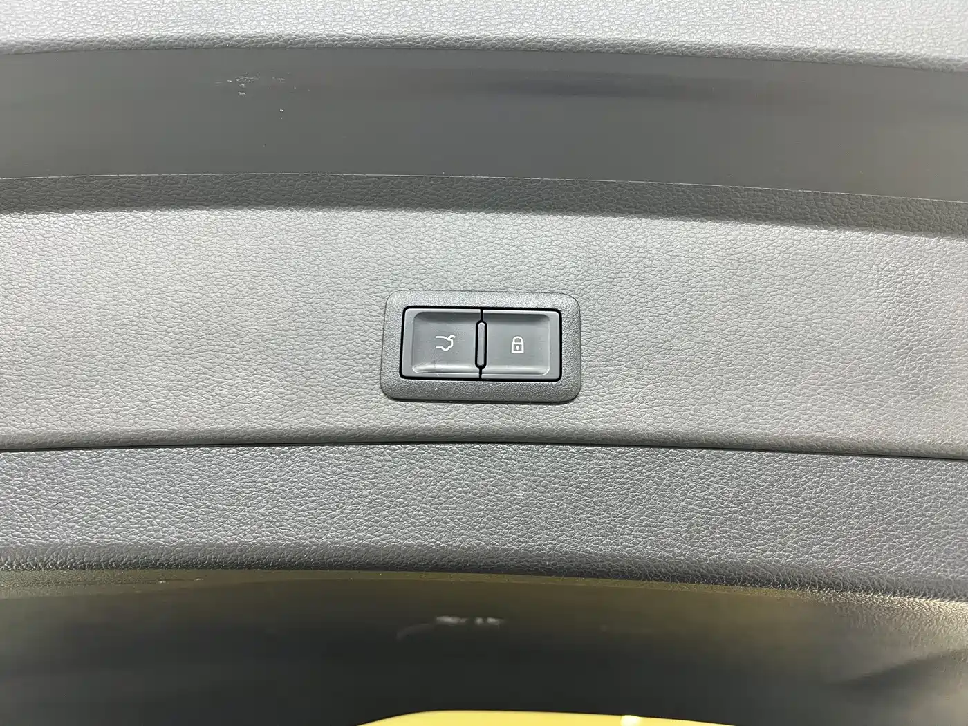 Hongqi E-HS9 2023 2022 690km Qi Xiang Edition (6-seater)