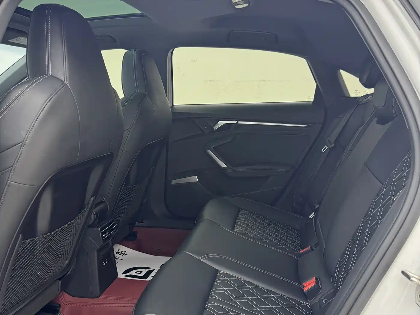 Audi A3 2025 A3L Limousine 35TFSI Flying Spur Premium + Luxury Selection Package фото 8