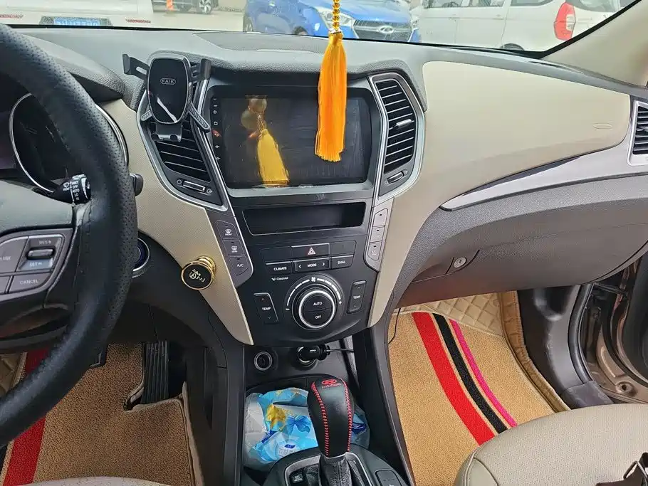 Hyundai Santa Fe 2013 2013 Facelift 2.4L Automatic 4WD Premium
