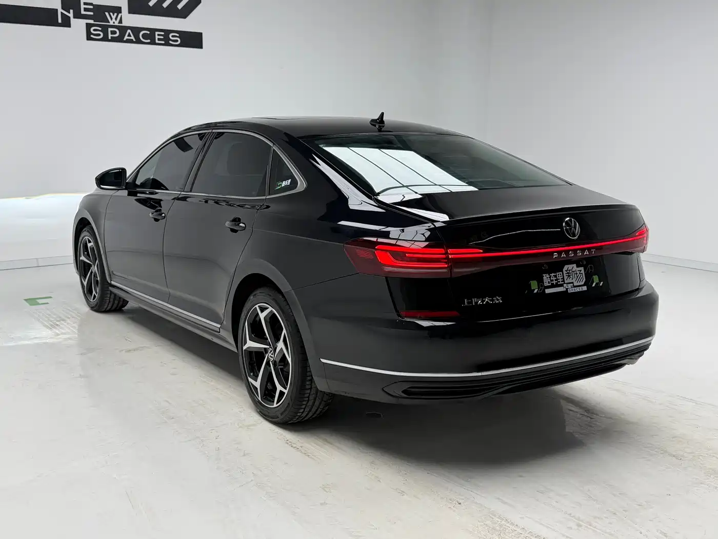 Volkswagen Passat 2025 Outstanding 330TSI Starlight Elite Edition фото 6