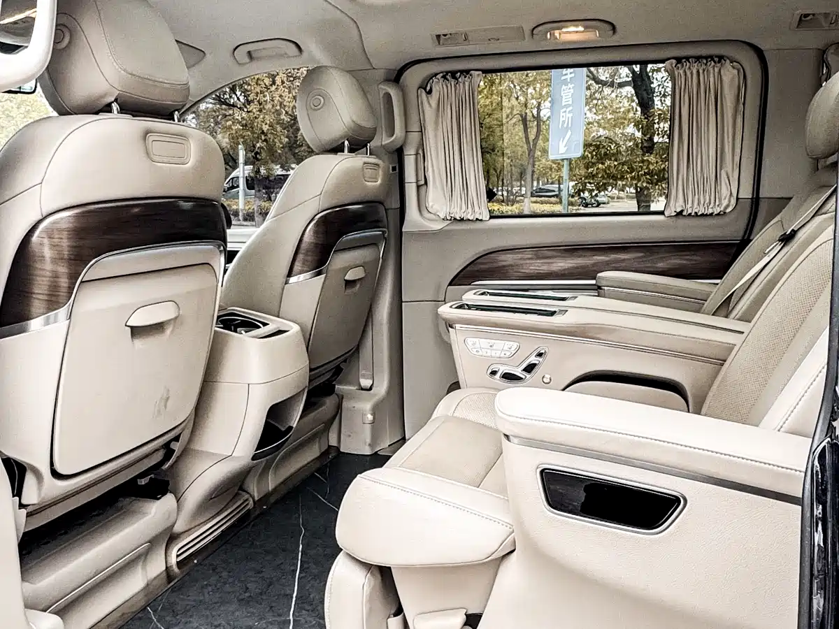 Mercedes-Benz V-Class 2022 V 260 L Long Wheelbase Luxury Edition фото 8