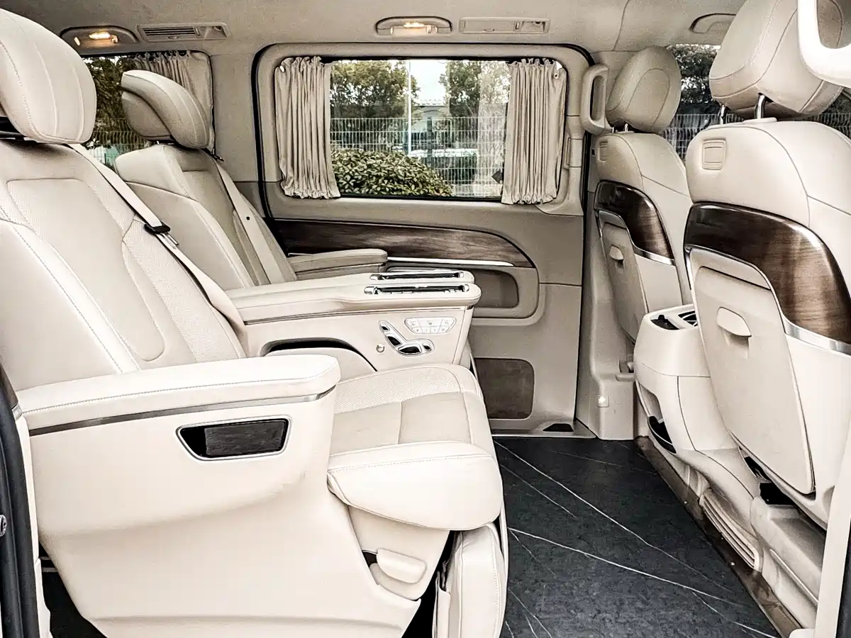 Mercedes-Benz V-Class 2022 V 260 L Long Wheelbase Luxury Edition фото 16