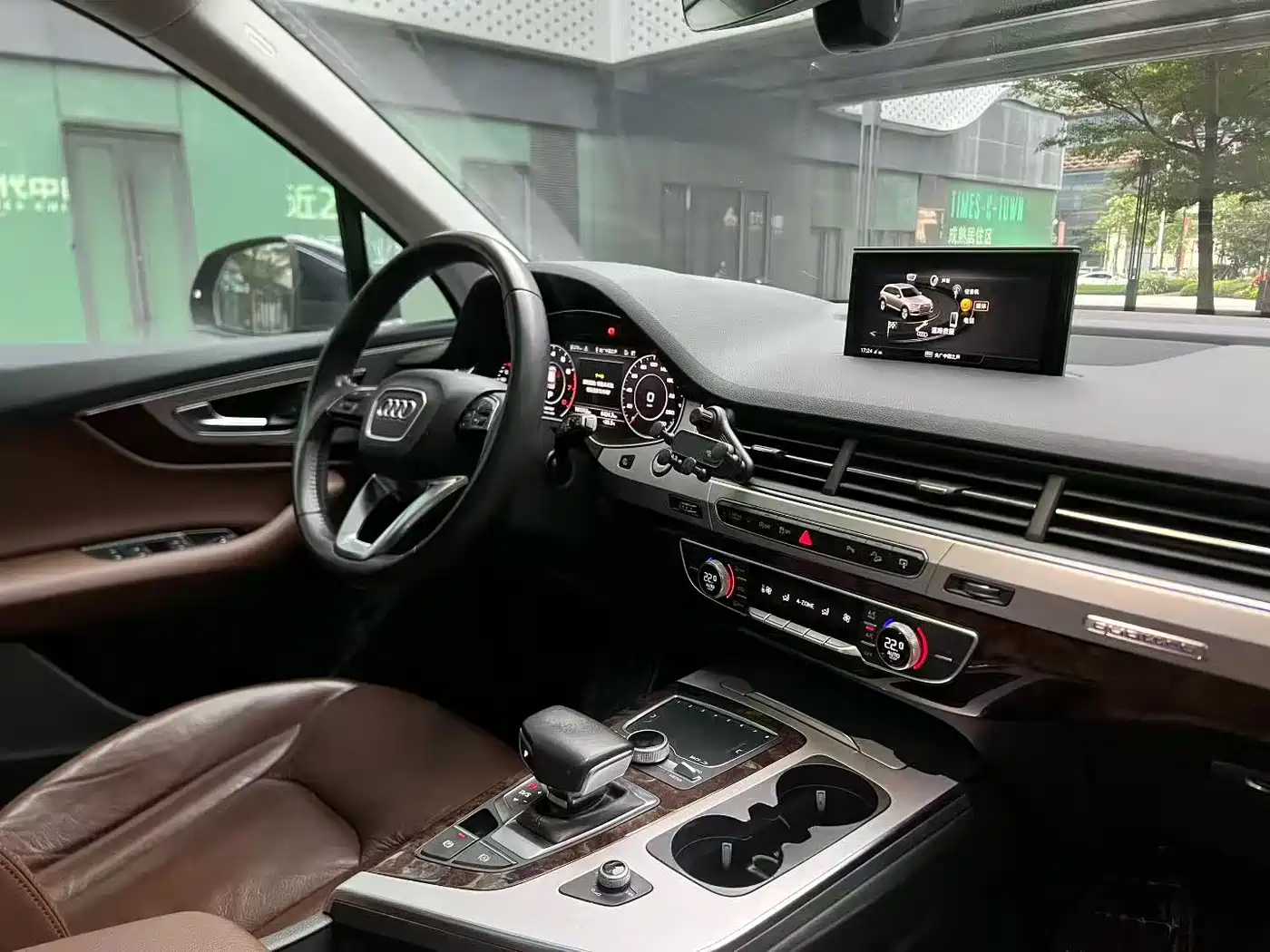 AUDI Q7