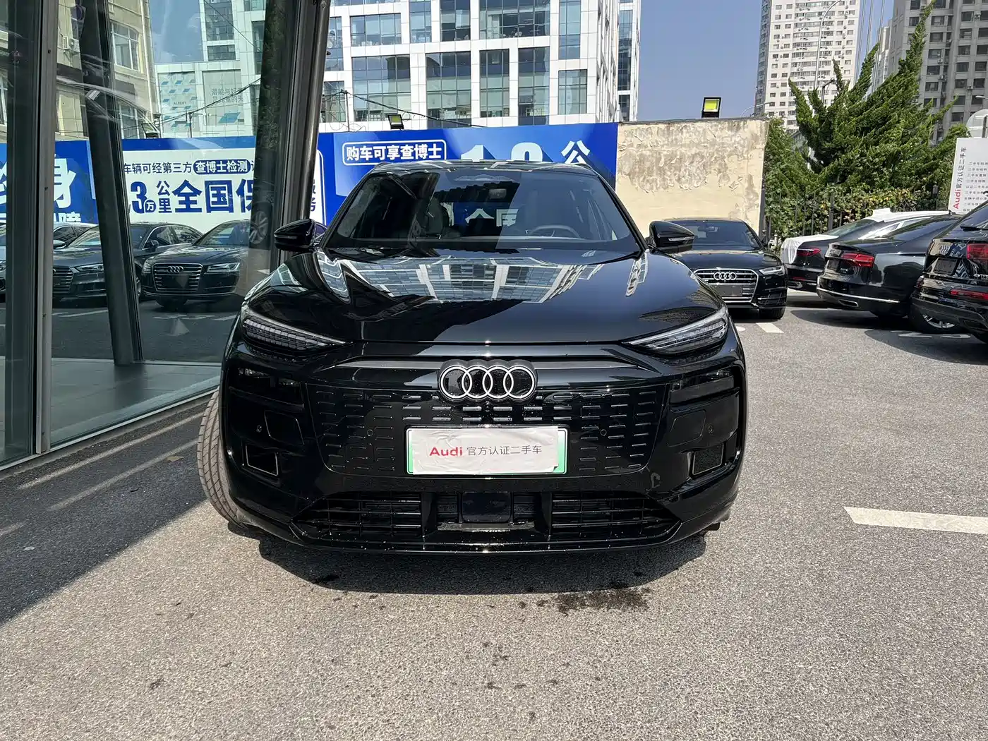 AUDI Q6L E TRON