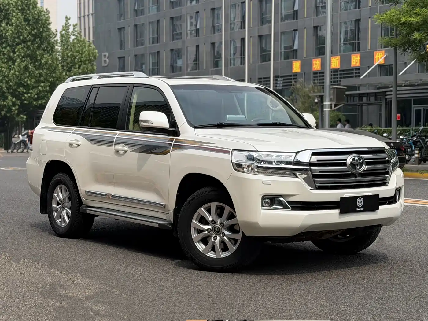 Toyota Land Cruiser (Import) фото 3