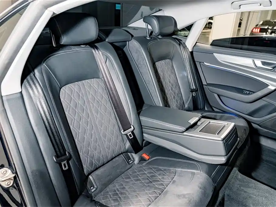 Audi A7L 2024 45TFSI quattro S-line Vision Edition Crystal Package фото 23
