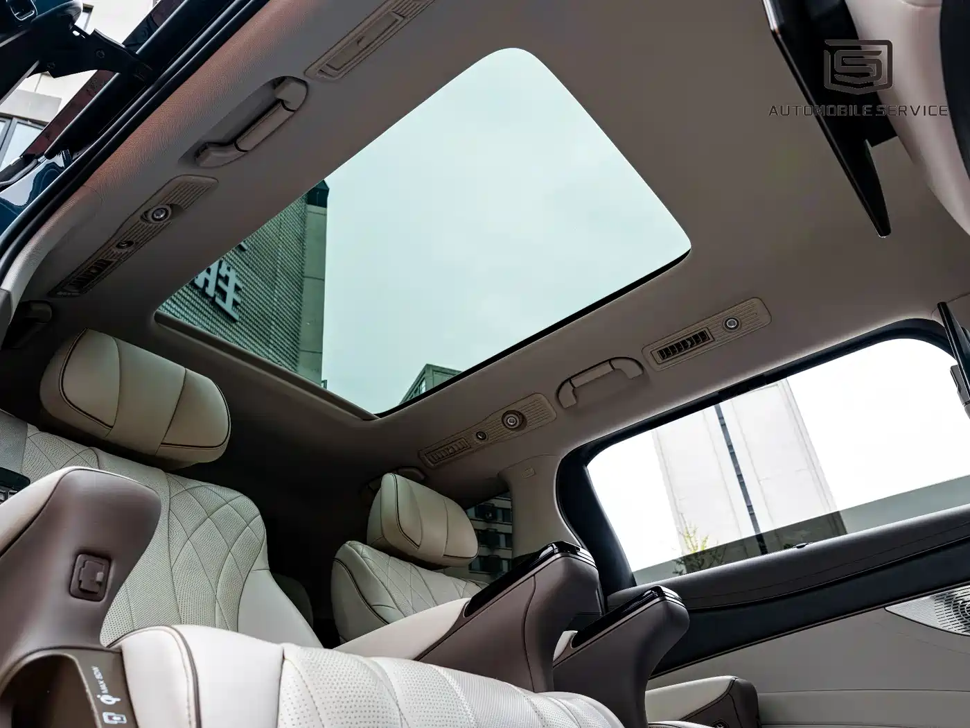 Denza D9 2023 2022 DM-i 970 AWD Flagship