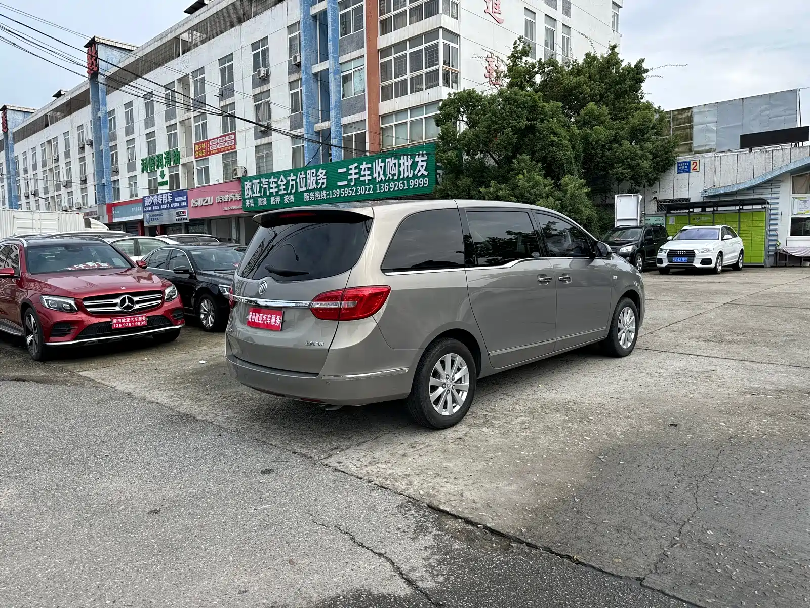 Фото 8 - Buick GL8