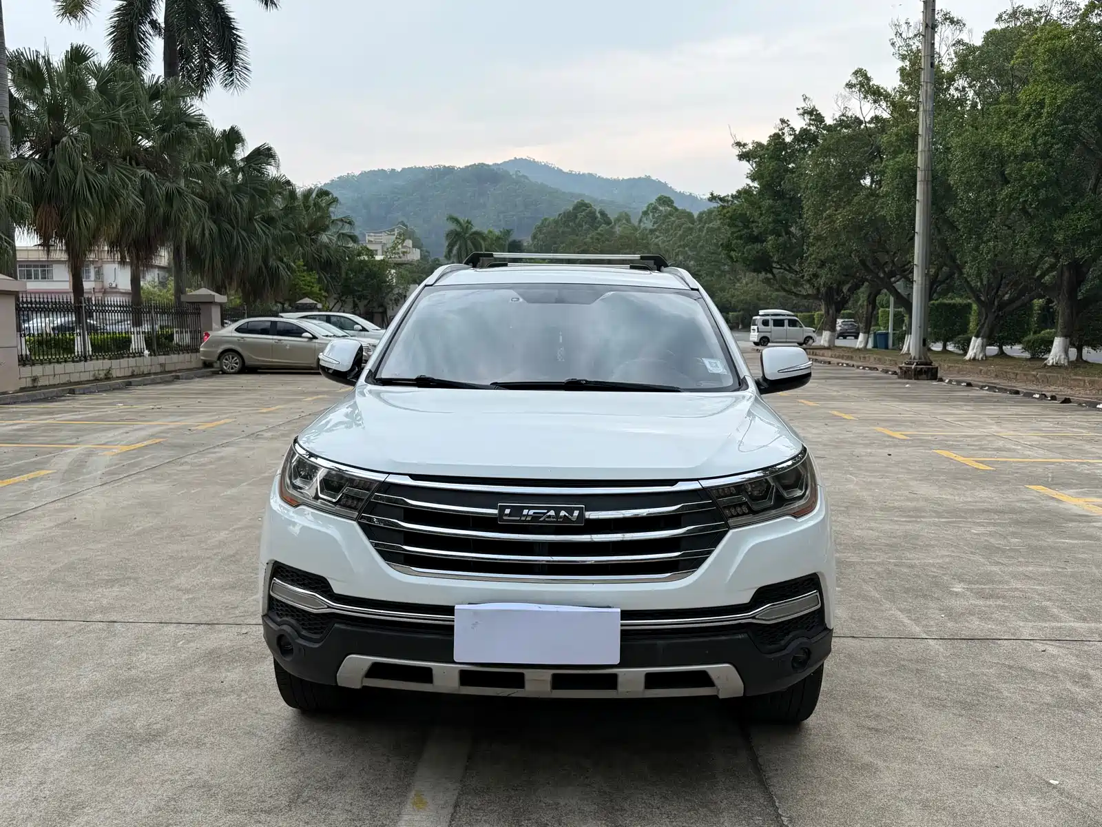 Фото 2 - Lifan X80