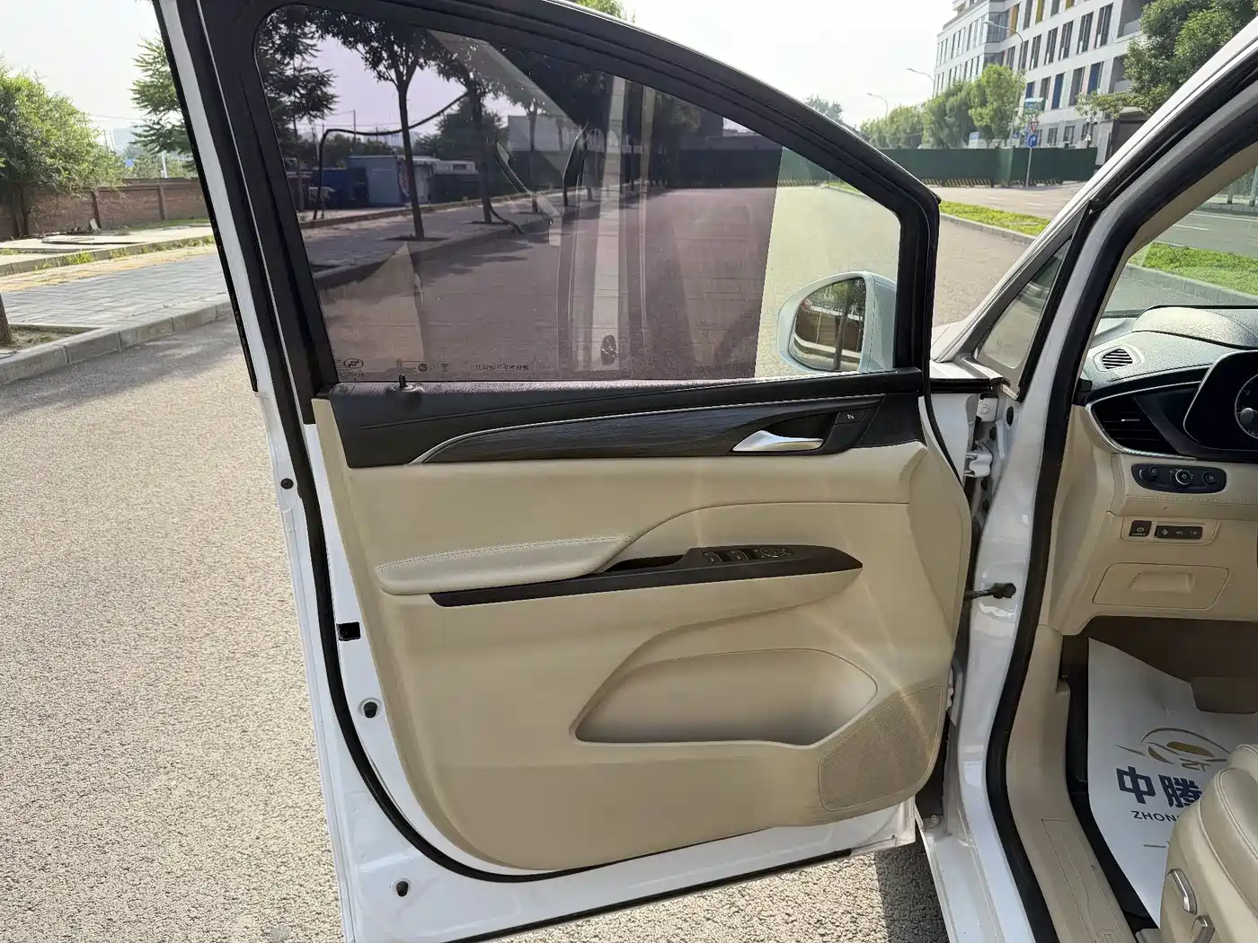 Buick GL8 2022 ES Landmark 653T Smart Luxury фото 6
