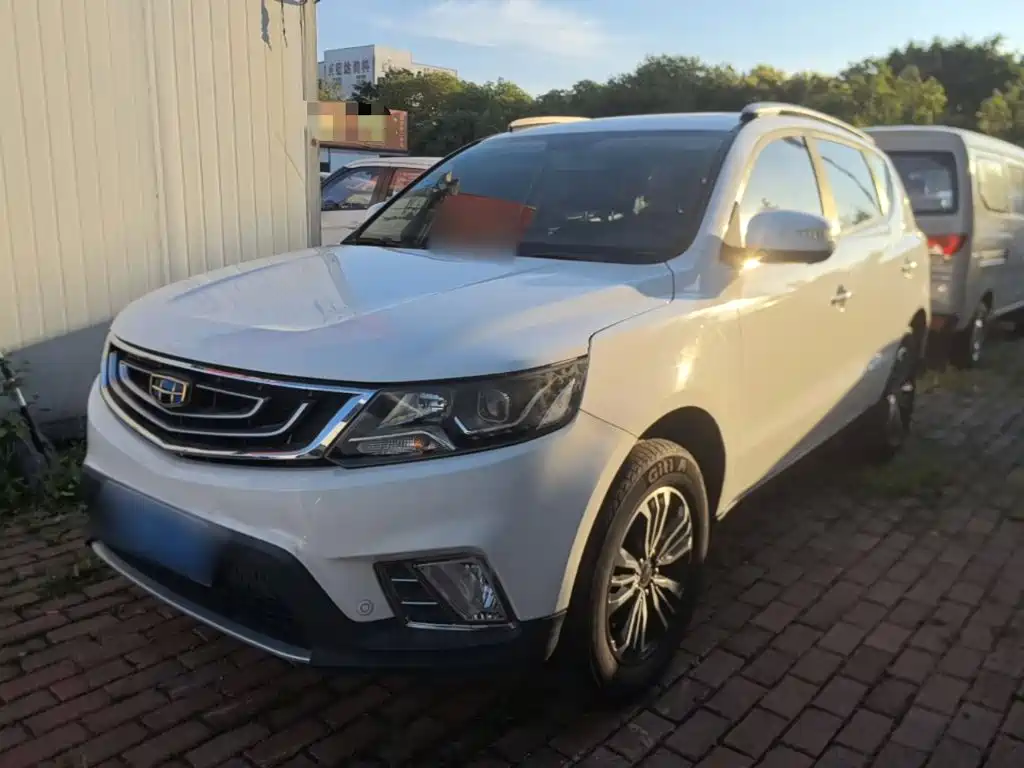 Фото 1 - Geely Emgrand X6