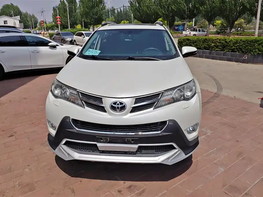 Toyota RAV4 Rongfang 2015 2.5L Automatic 4WD Luxury Edition фото 2