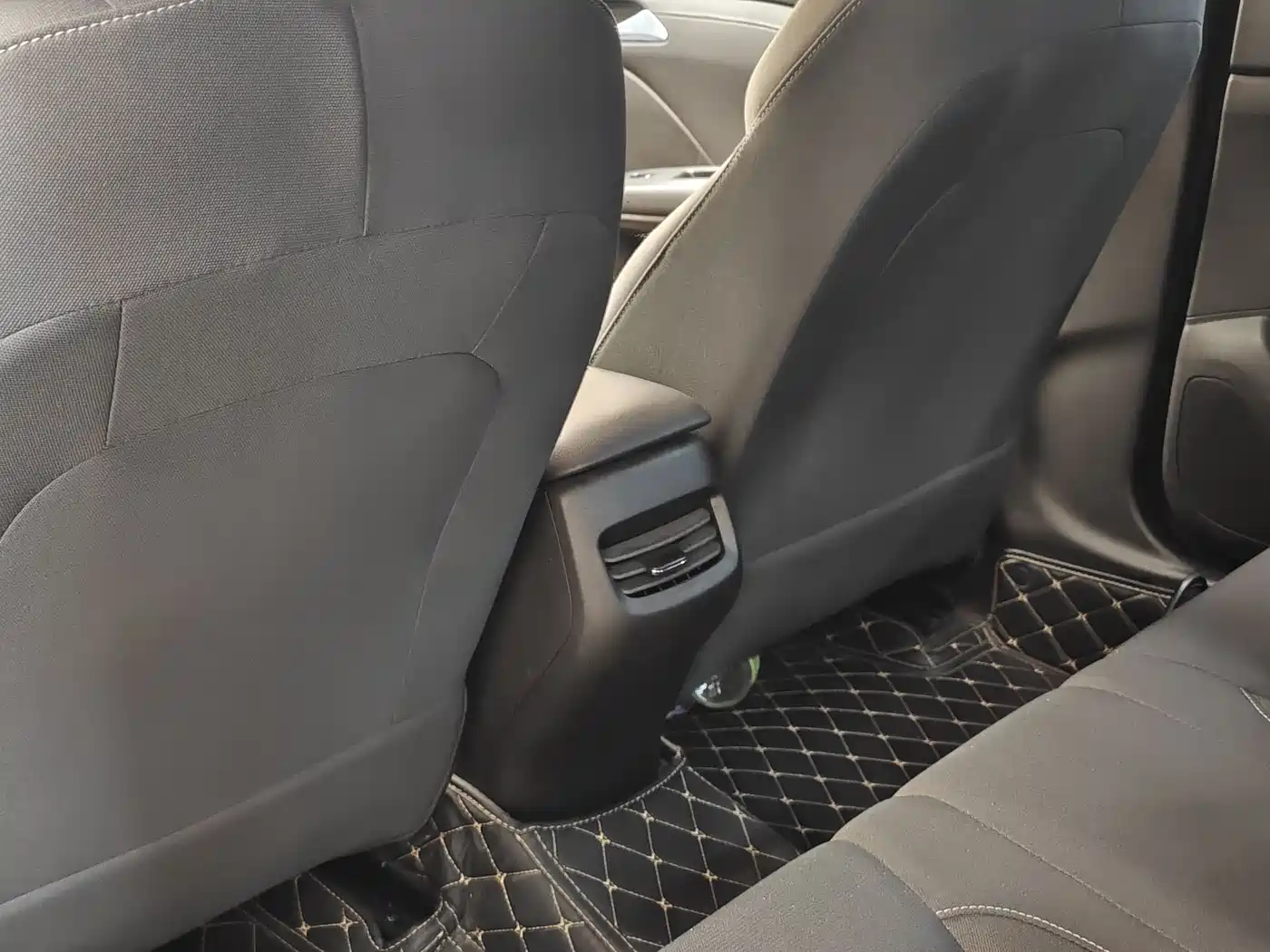 Chevrolet Monza 2023 1.5L DCT Enjoyment Edition фото 24
