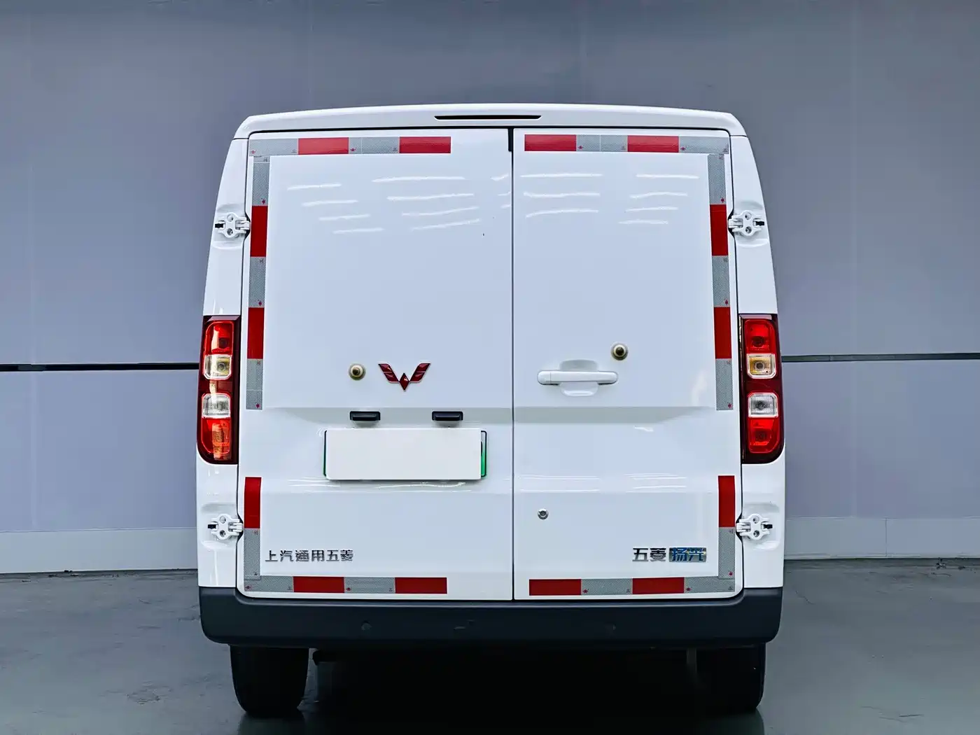 Wuling Motors Wuling Yangguang 2024 2024 300km Practical Enclosed Window Version 60kW