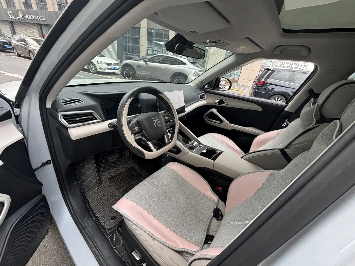 BYD Yuan UP 2024 401KM Surpass Edition фото 4