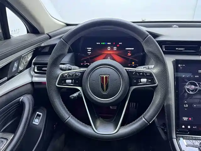 Фото 13 - Hongqi H5