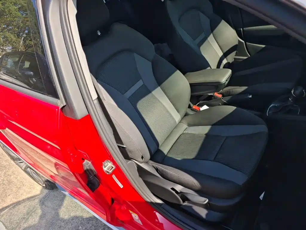 Фото 25 - Audi A1