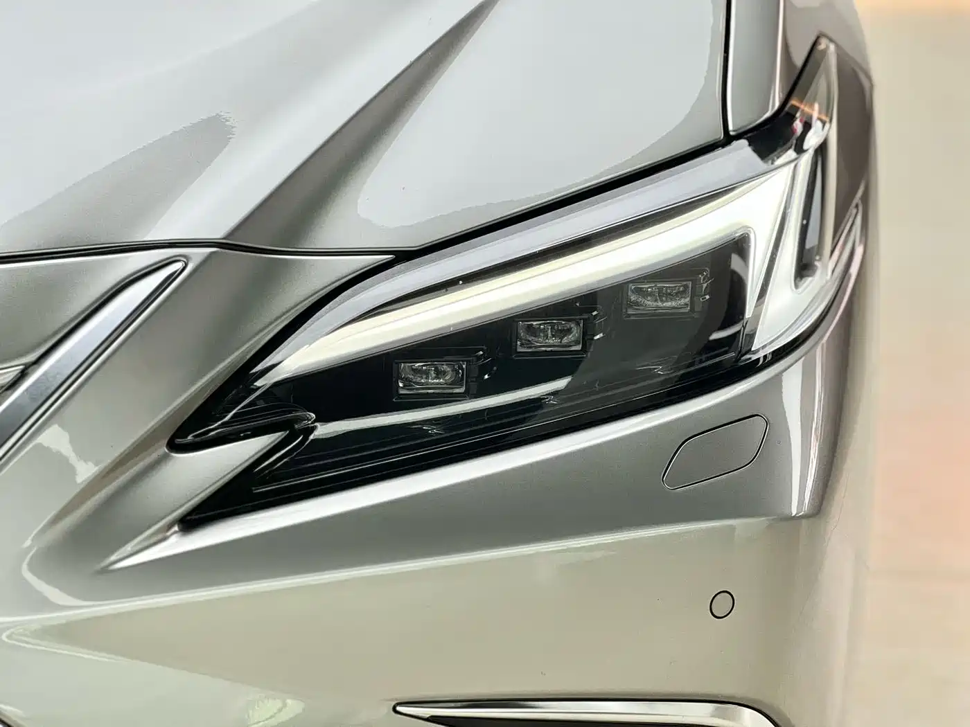Lexus ES 2025 2025 200 Ultimate Edition