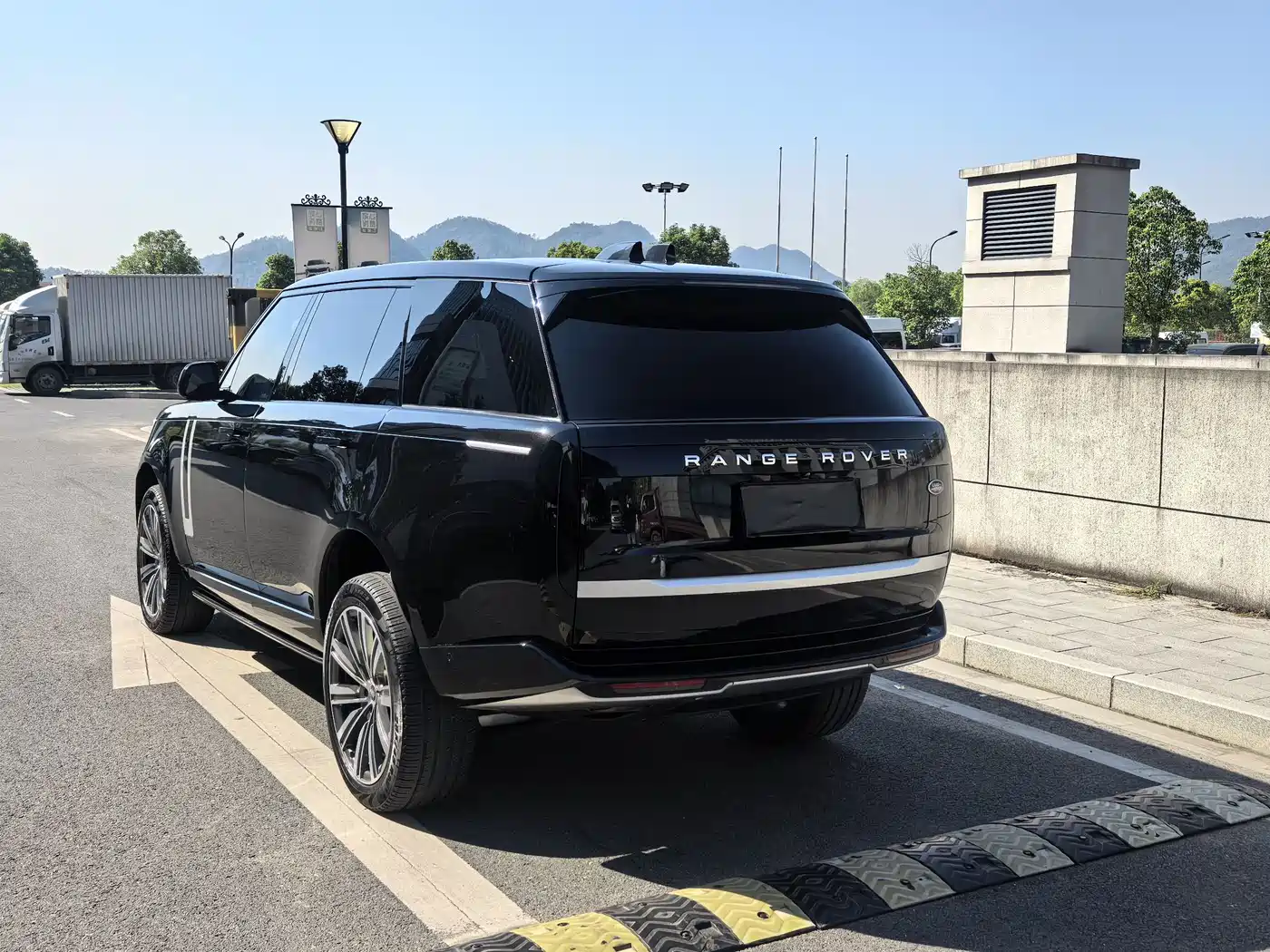 Land Rover Range Rover 2023 2023 3.0 L6 400PS Genesis Extended Version