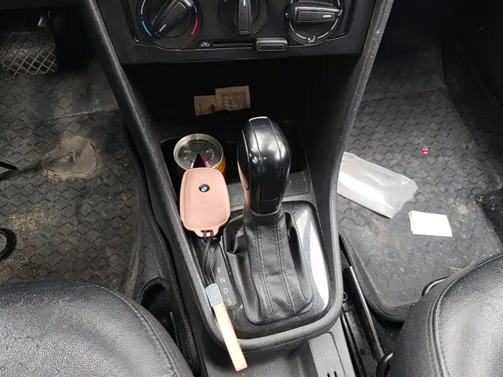 Volkswagen Santana 2015 1.6L Automatic Trend Edition фото 14
