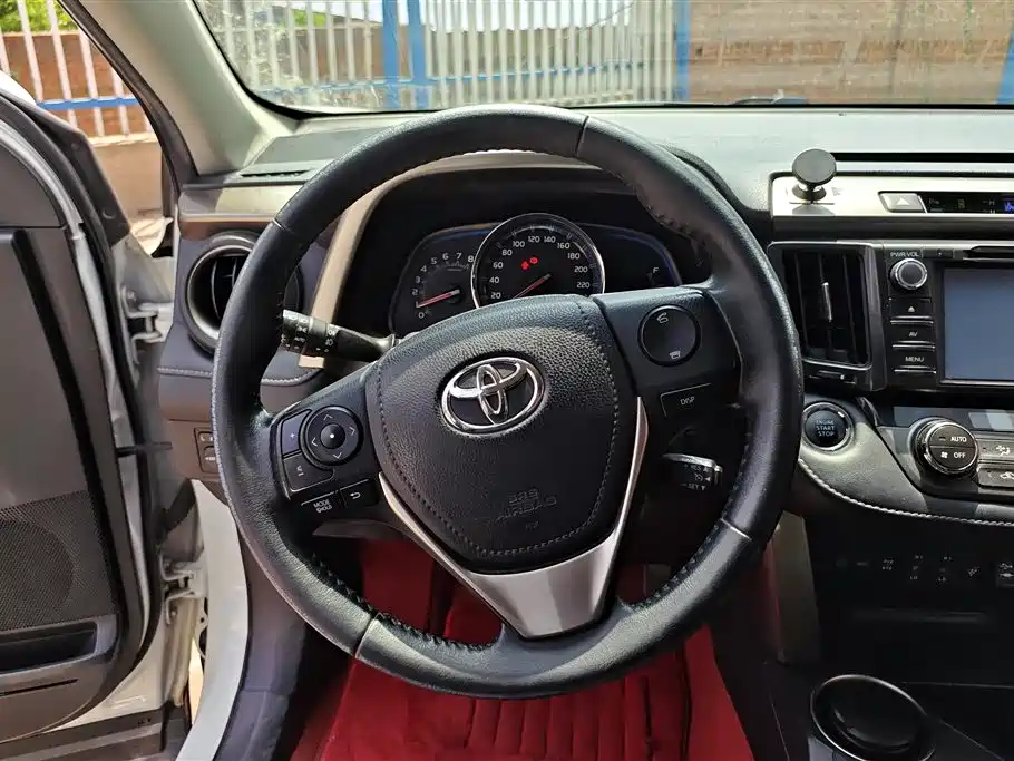 Toyota RAV4 Rongfang 2015 2.5L Automatic 4WD Luxury Edition фото 15