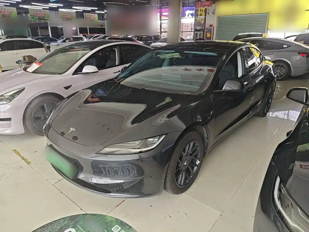 Tesla Model 3 2025