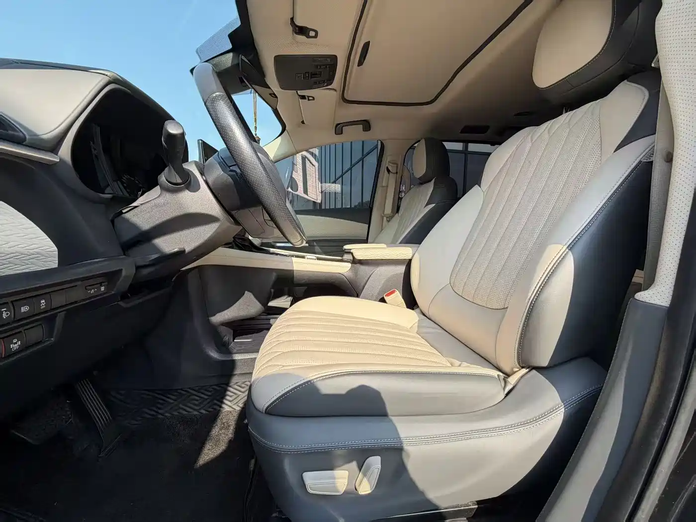 Toyota Sienna 2023 2.5L Hybrid Comfort Edition фото 4