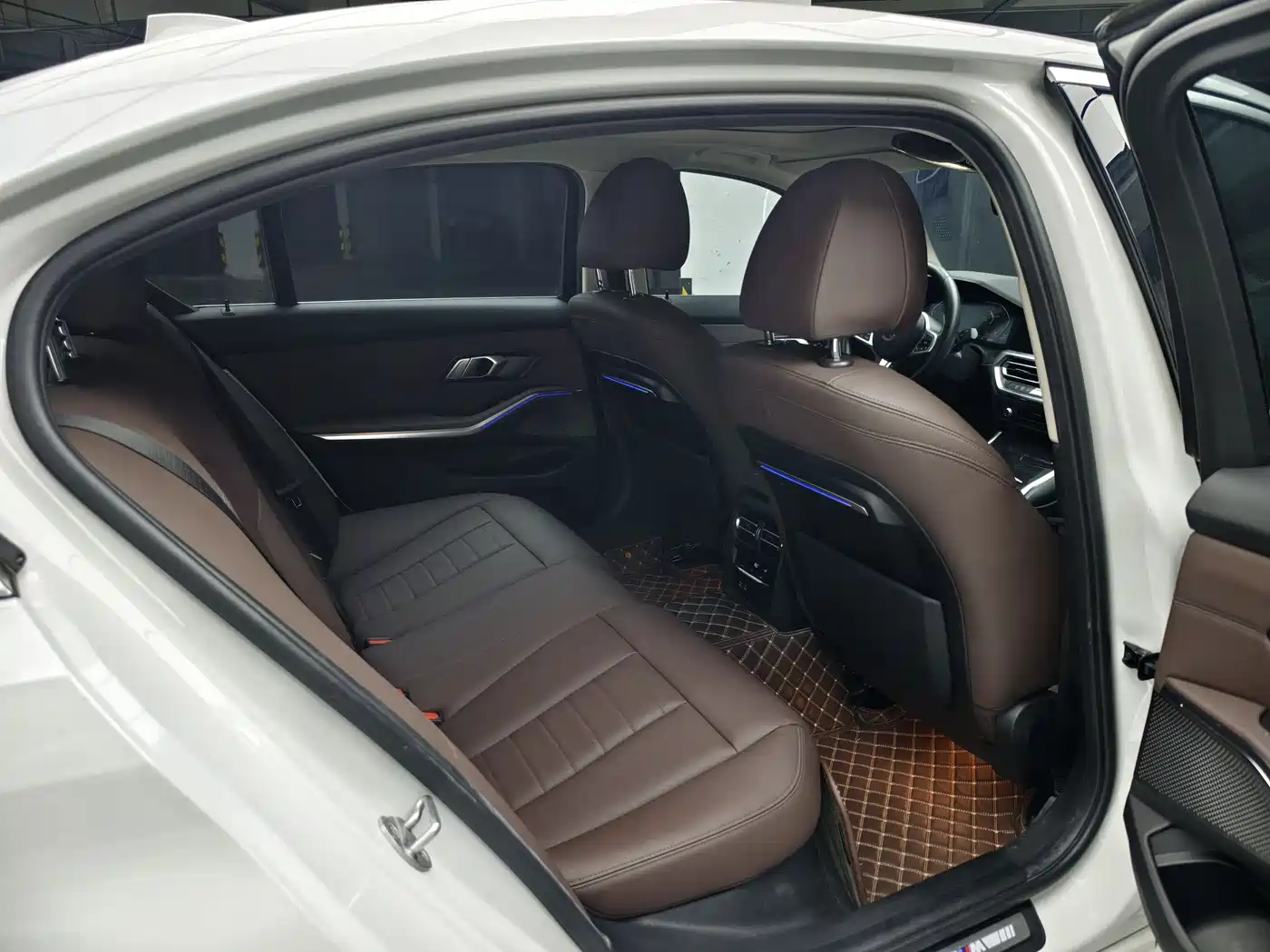 BMW 3 Series 2022 325Li M Sport Package фото 9