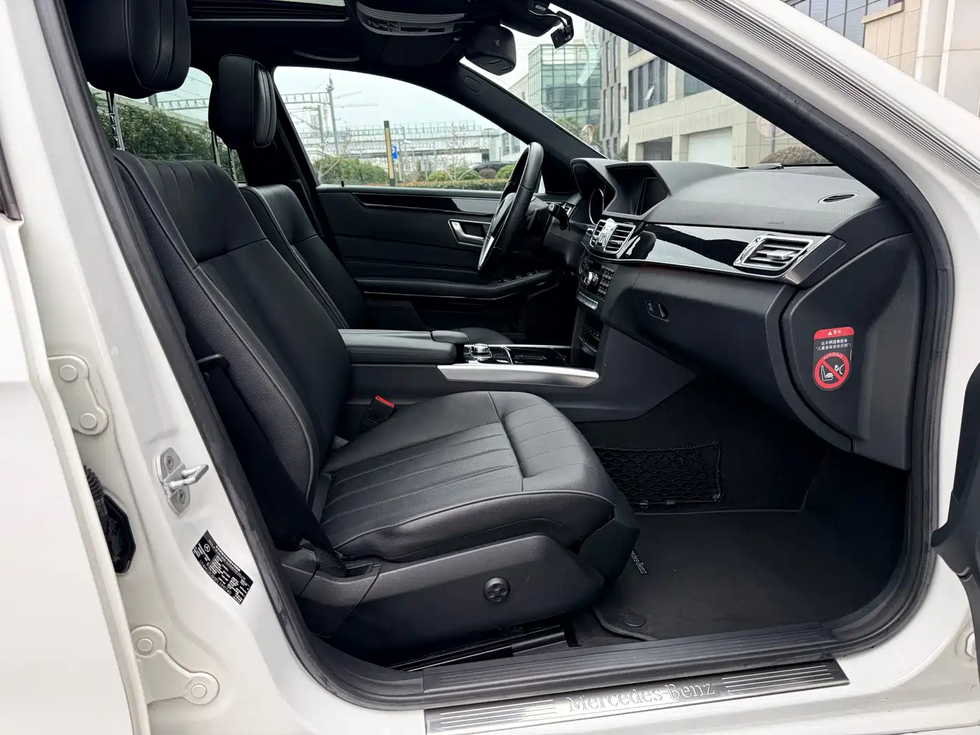 Mercedes-Benz E-Class 2015 E 260 L Sport фото 12