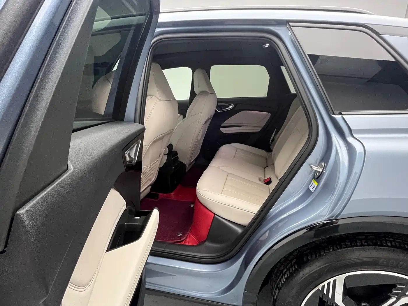 Audi Q4 e-tron 2022 40 e-tron First Edition фото 14