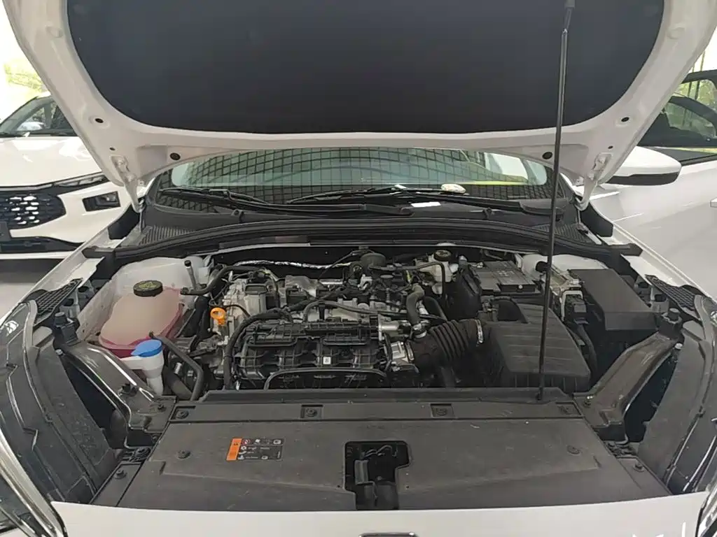 Roewe i5 2025 2023 1.5L CVT Luxury Edition