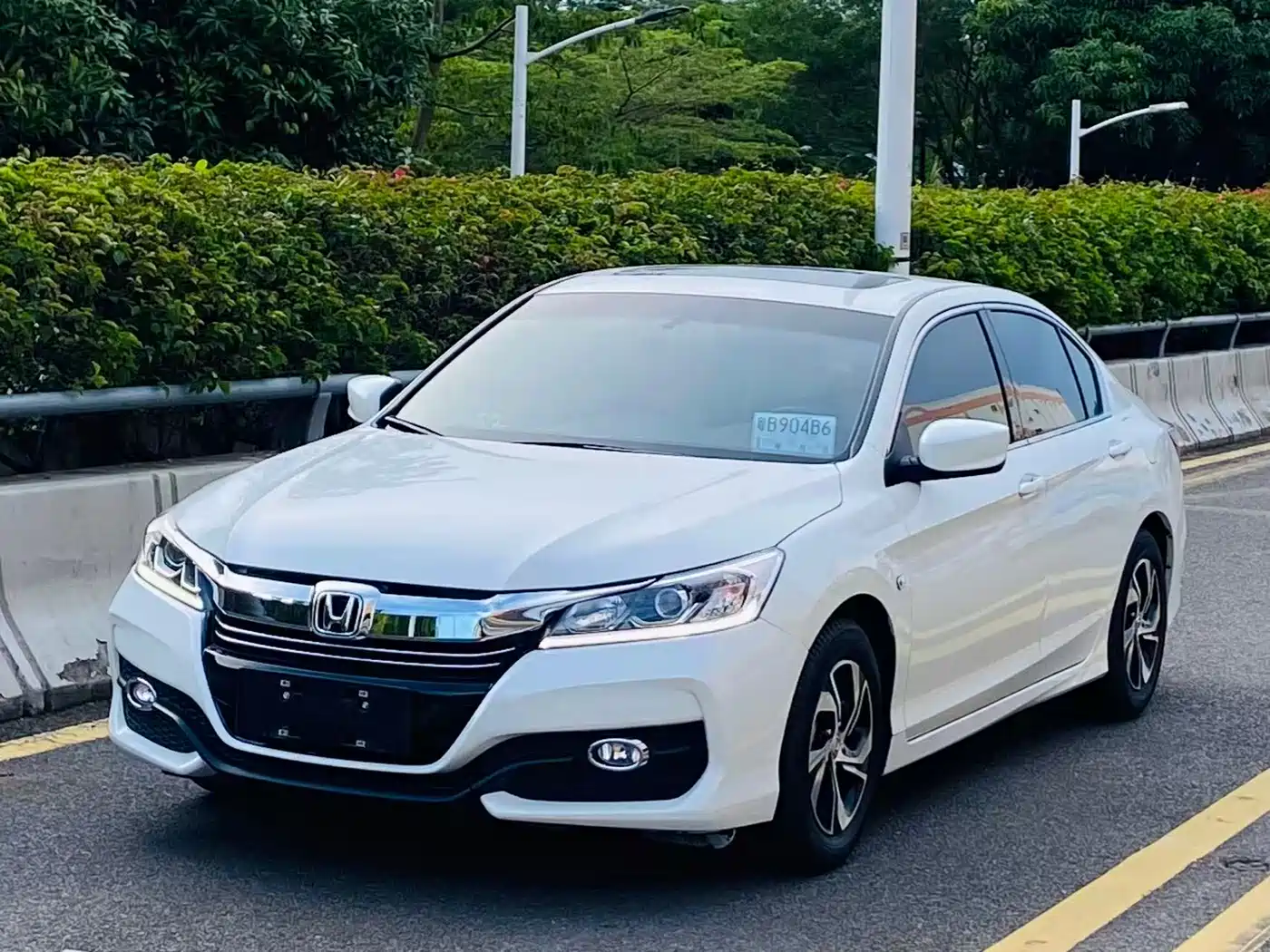 Photo 1 - Honda Accord