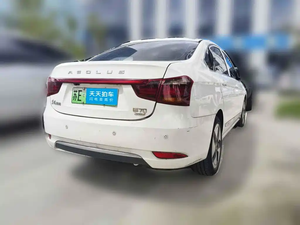 Photo 2 - Dongfeng Aeolus Dongfeng Fengshen E70