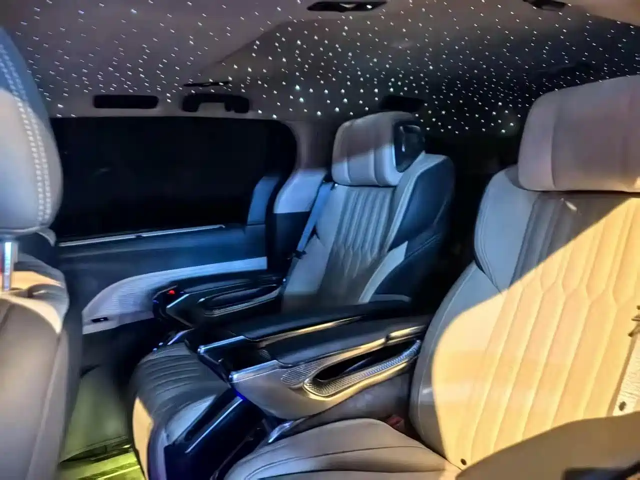Toyota Sienna 2023 2.5L Hybrid Comfort Edition фото 6