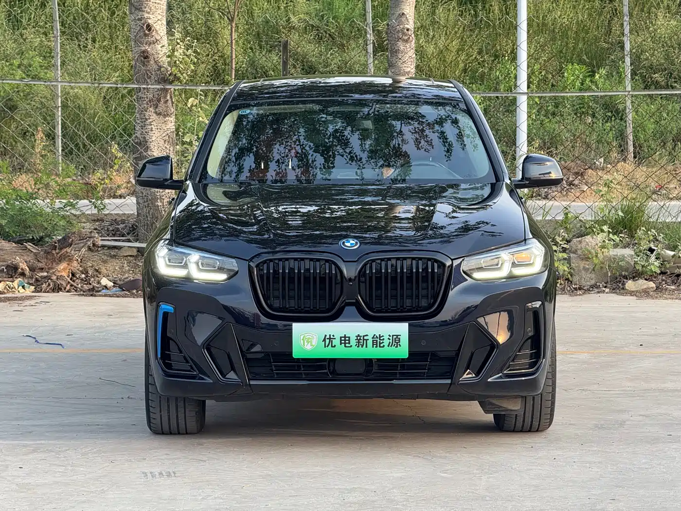 BMW iX3 2022 Leading Edition фото 2