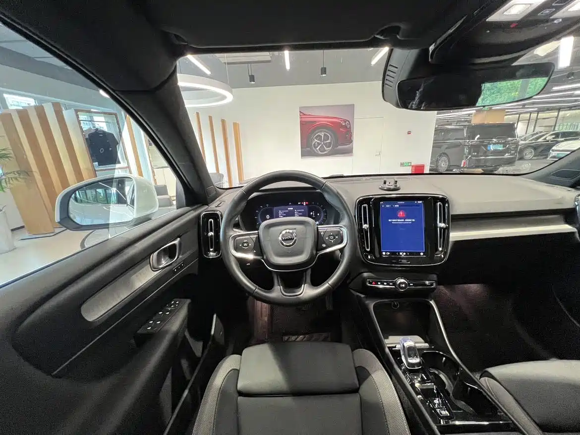 Volvo XC40 2024 2024 B3 Smart Elite Luxury Edition