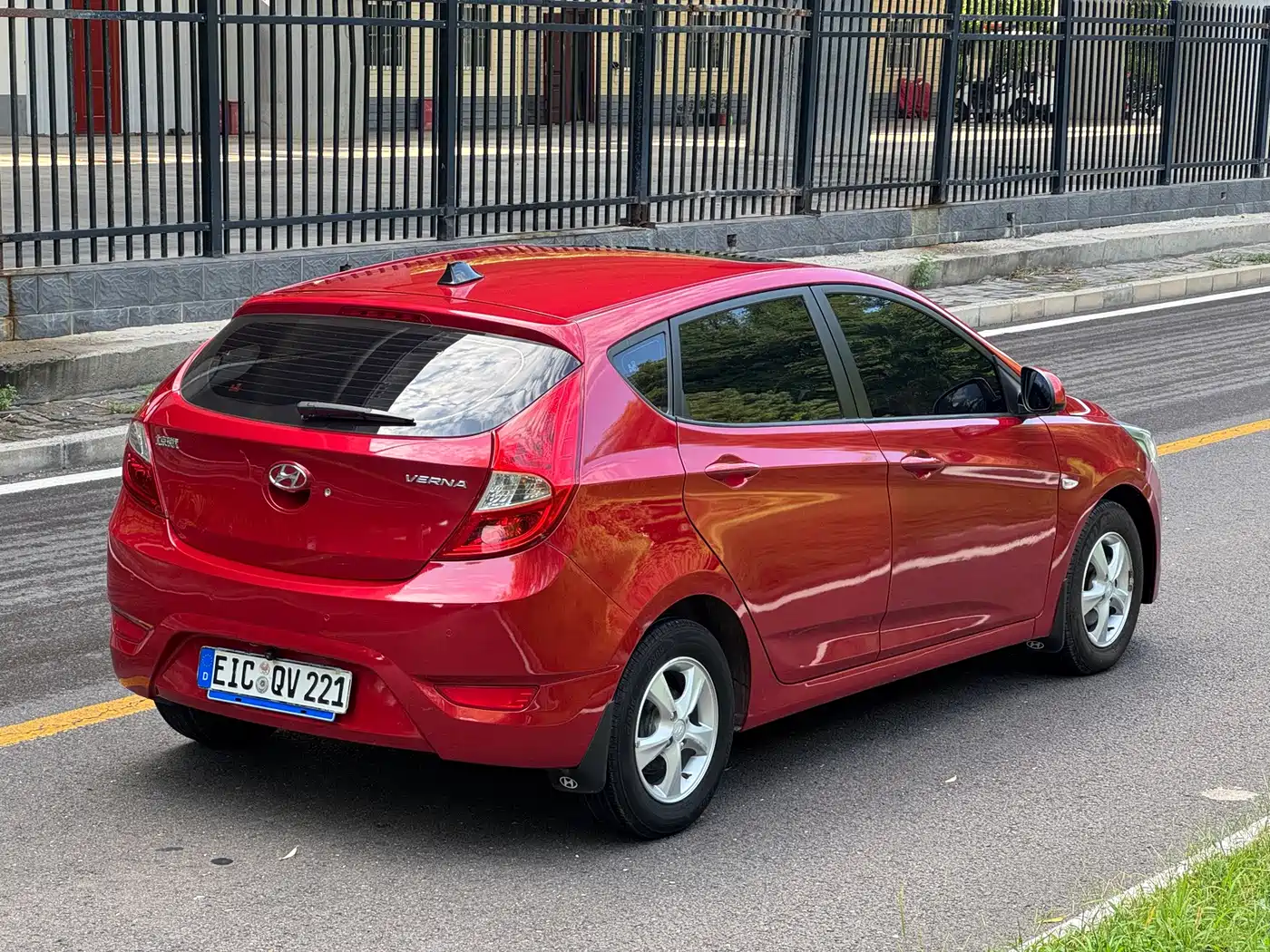 Hyundai Reina 2014 2014 Model 1.4L Automatic GLX