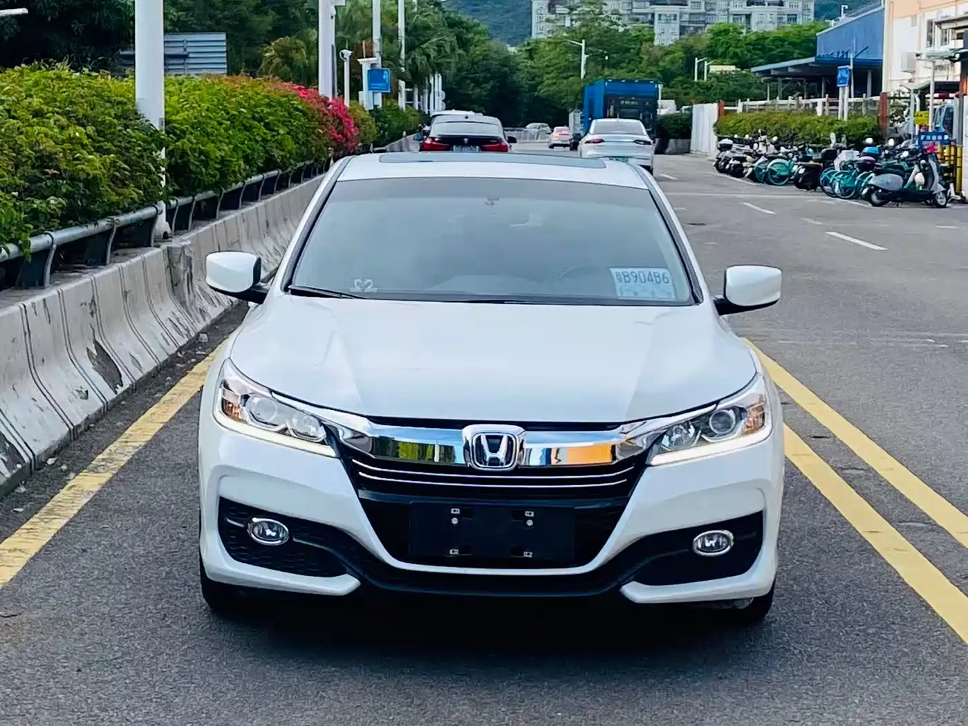 Photo 2 - Honda Accord