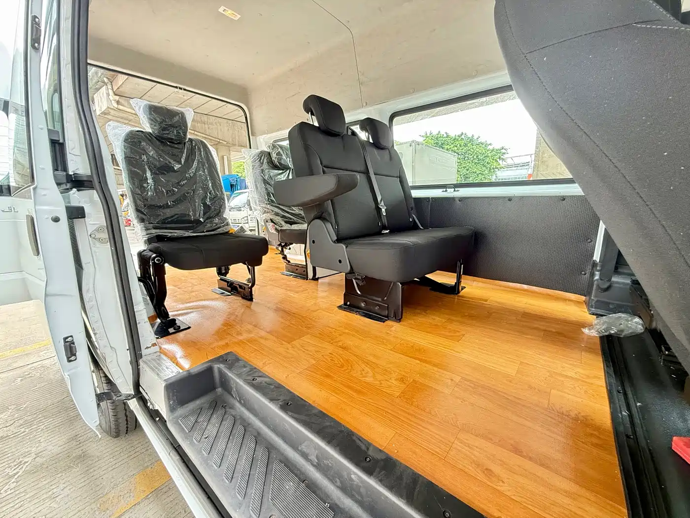 Jiangling JMC Fushun 2024 2022 2.0T Manual Multi-purpose Passenger Vehicle Medium Wheelbase Medium-high Roof 6-7 seater