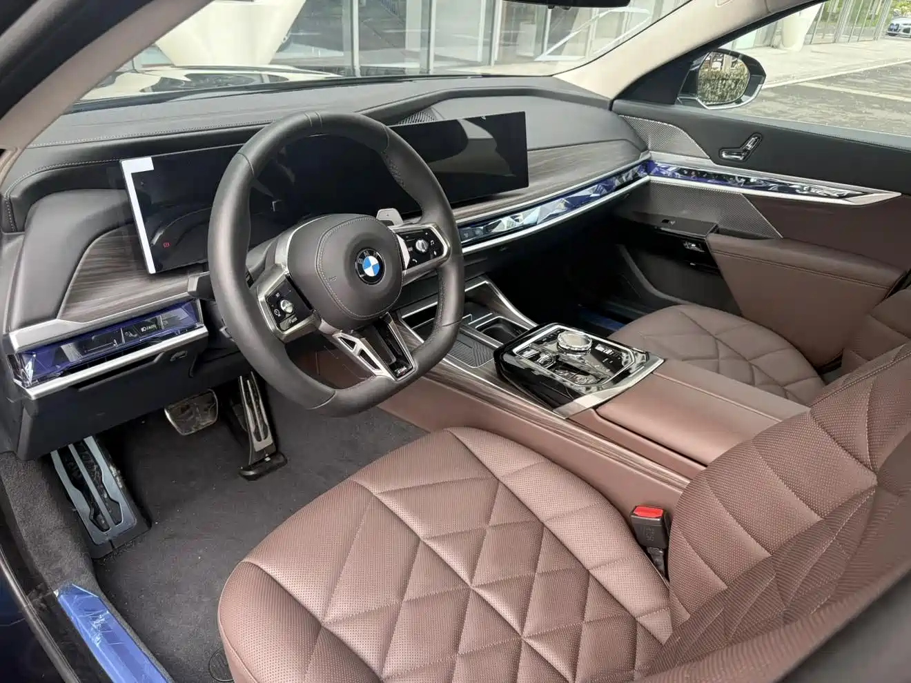 BMW 7 Series 2023 Model 735Li Luxury Package фото 11