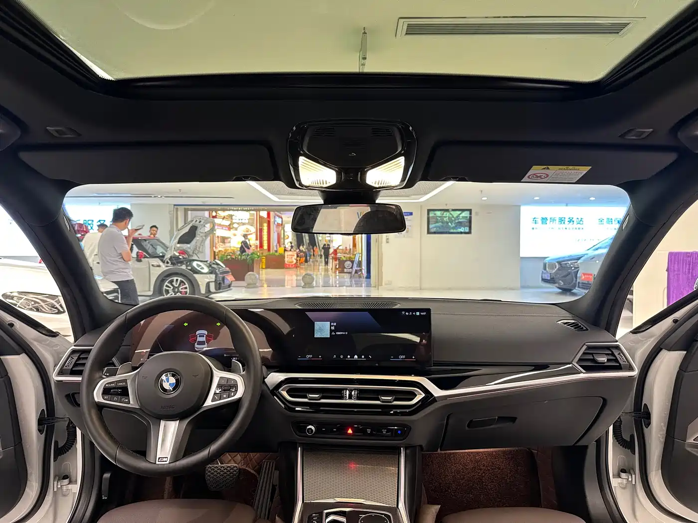BMW 3 Series 2024 325i M Sport Shadowline Package фото 19