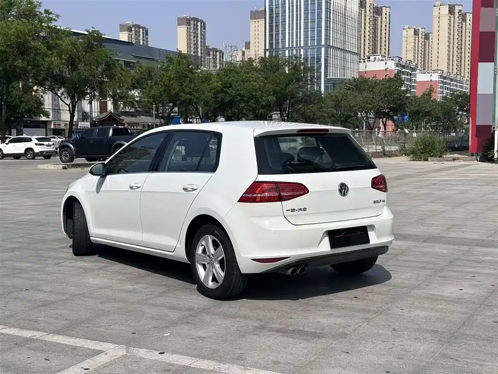 Volkswagen Golf 2016 230TSI Automatic Comfort фото 7