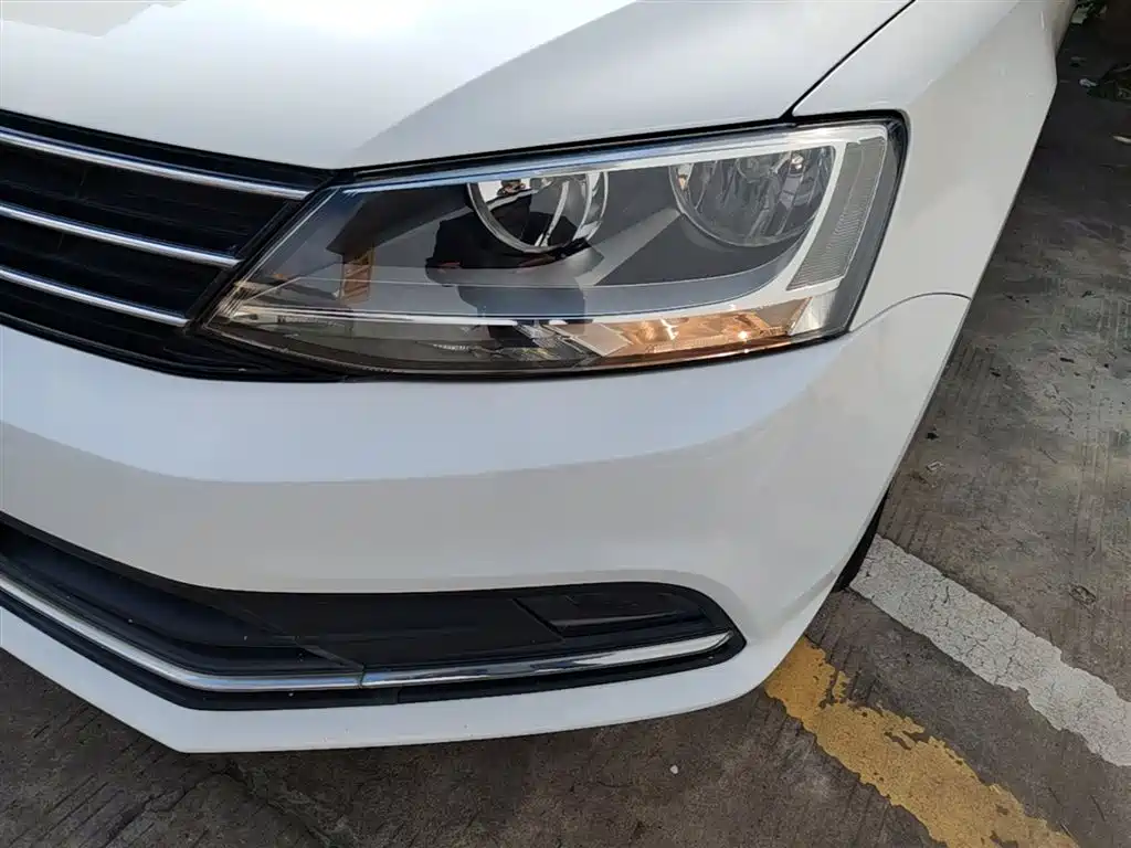 Volkswagen Sagitar 2015 1.6L Automatic Comfort фото 24