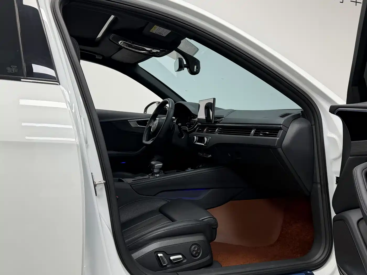 Audi A4L 2024 40 TFSI Luxury Dynamic фото 12