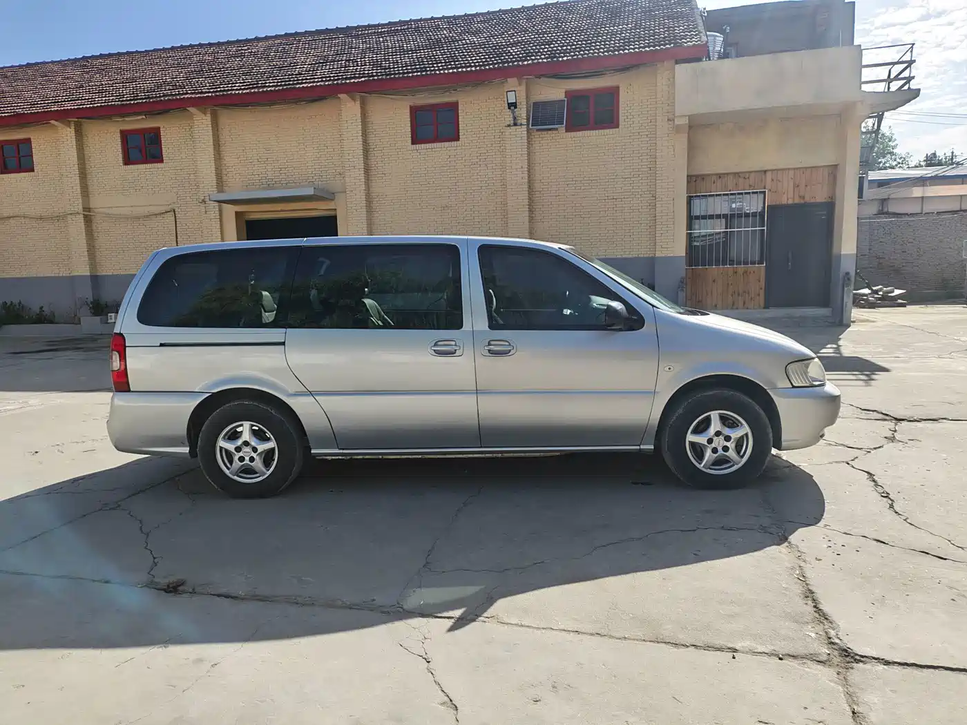 Buick GL8 2010