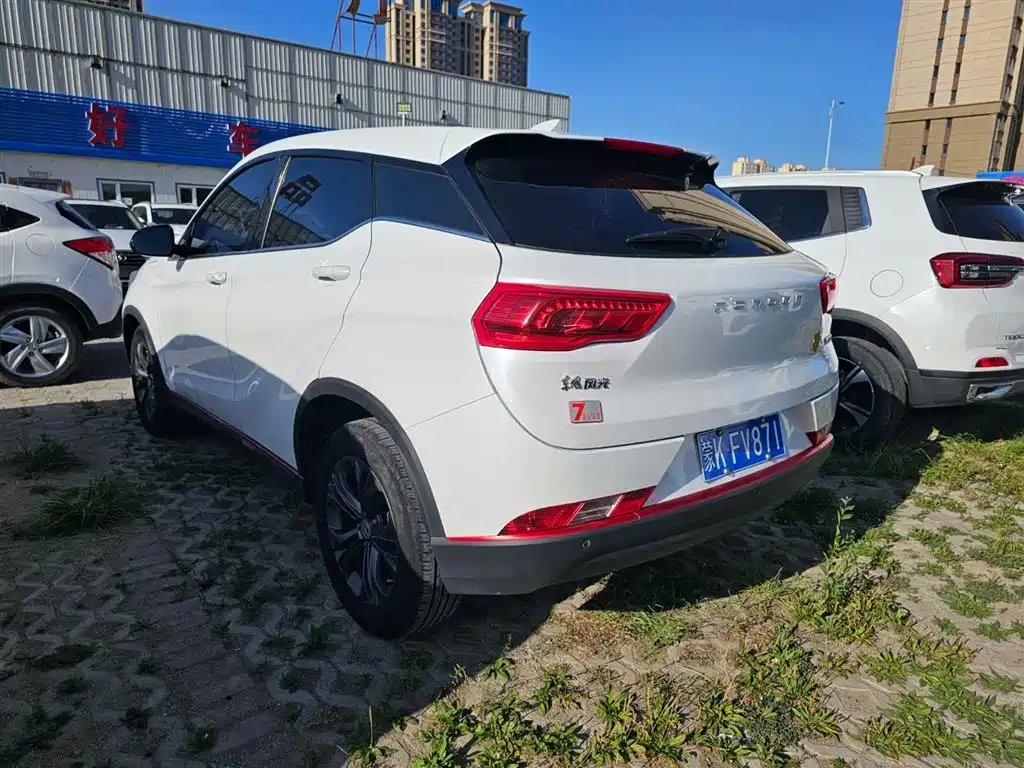 Dongfeng Fengguang Fengon 500 2021 2021 1.5L CVT Premium