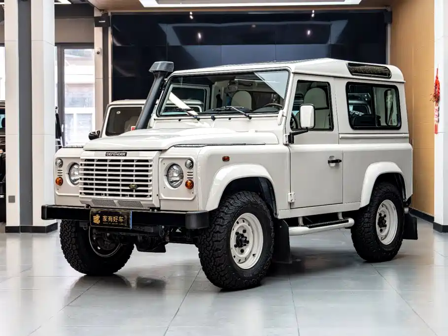 Land Rover Defender, 2011 год