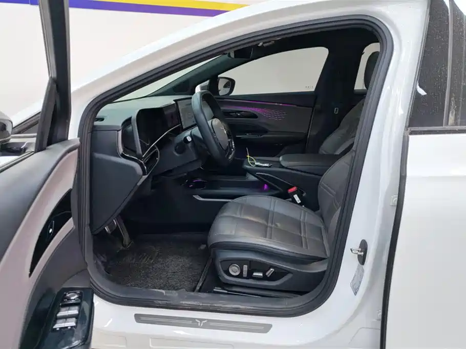 Hongqi EH7 2024 Model 820 Pro фото 9