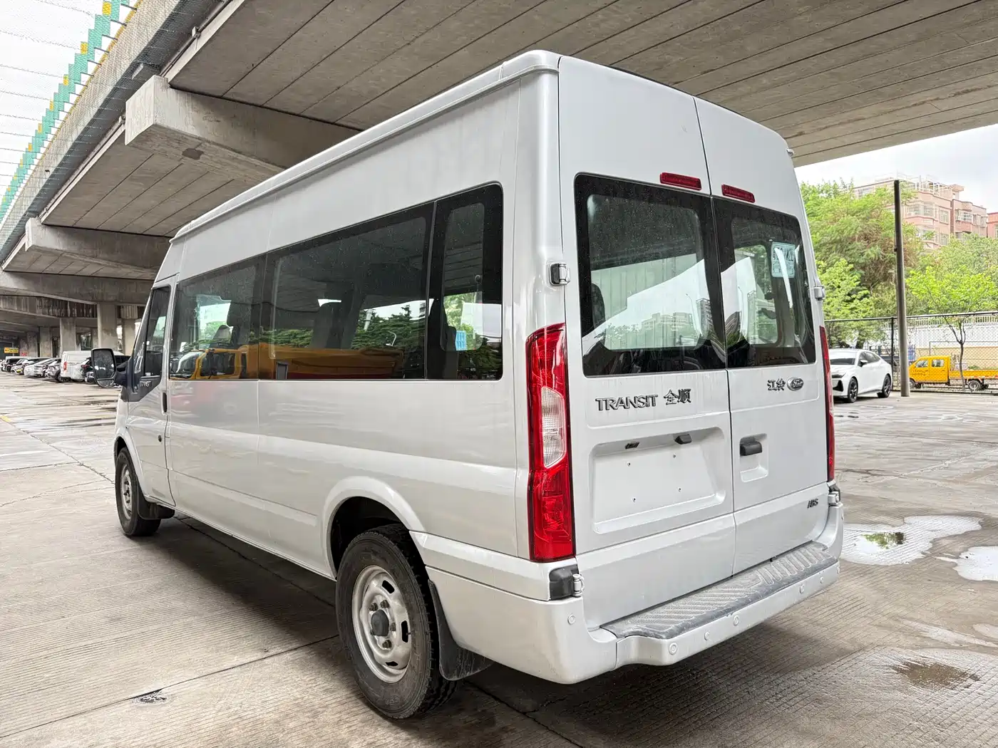 Ford New Generation Transit 2016 2016 2.2T Long Wheelbase 6/7-Seater Mid Roof MPV
